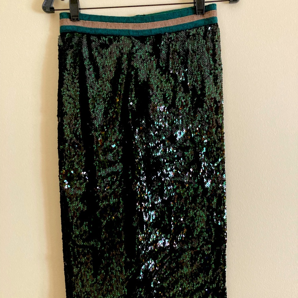 Le Superbe pull on sequin midi skirt  in size medium